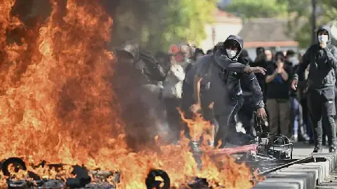 France Closes Hundreds of Schools Amid Student Unrest