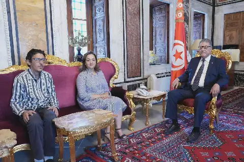 Tunisian Parliament Speaker Receives Local Council Member and Doctoral Unemployment File Representative