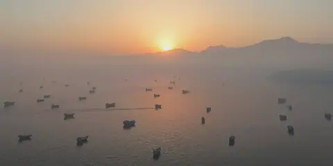 Iran to Block Israeli and Enemy Ships from Passing through Strait of Hormuz
