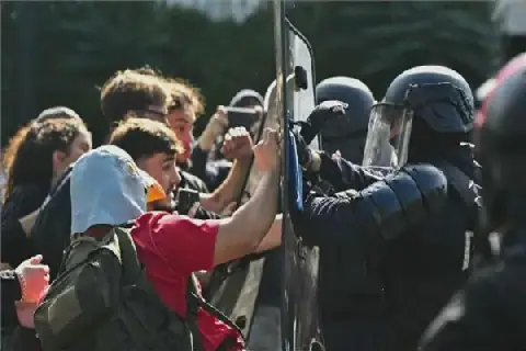 Closure of 400 French Schools Due to Student Protests