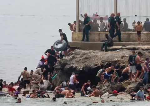 Spain Probes Alleged Abuse of Migrants by Soldiers in Ceuta
