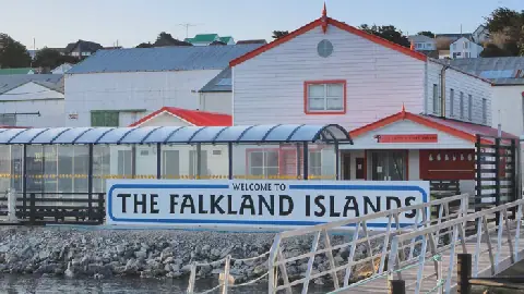 Falkland Islanders seek ban on Argentine visitors over flag row