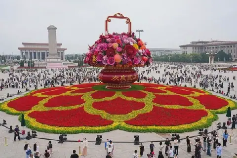 National Day floral displays in festive Beijing tell tough past, promising future
