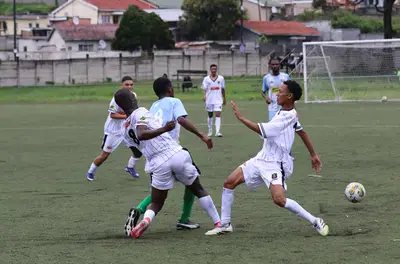 Prides AFC and Cambedoo players challenge each other in their ABC Motsepe League encounter at the North End Stadium in KuGompo City at the weekend
