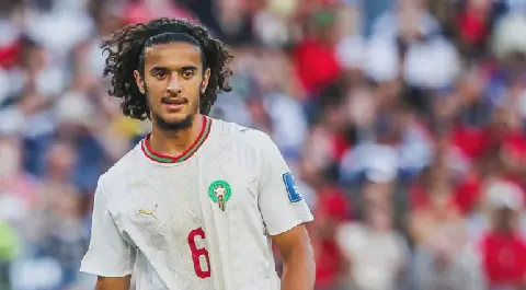 بوعدي يحتفل بعيد ميلاد مختلف داخل العرين