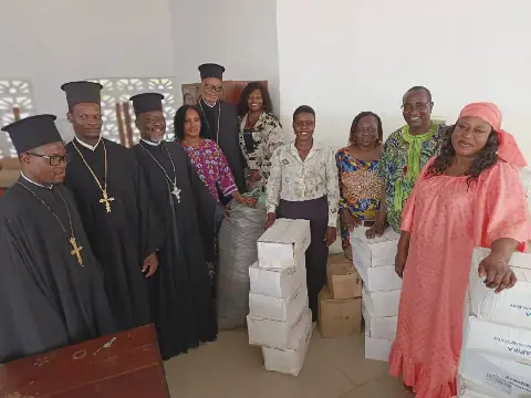 Cotonou : l’Église orthodoxe grecque offre des vivres à cinq structures d’accueil d’enfants en difficulté