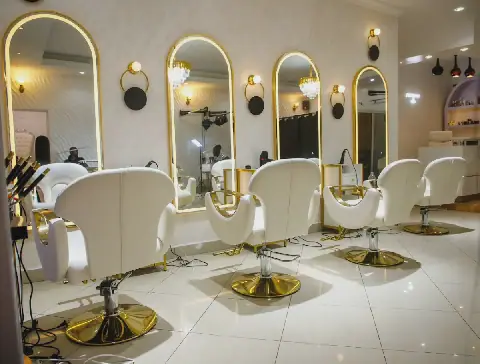 Kigali Residents Call for Regular Health Checks for Barbers Amid Respiratory Infection Concerns