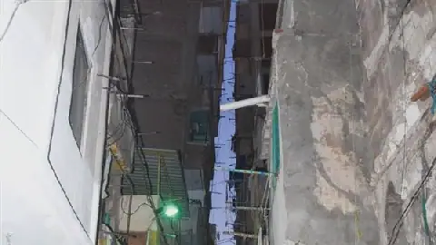 Egyptian Authorities Work to Secure Tilted Building in Alexandria