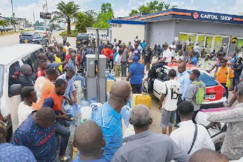 Les automobilistes ont vécu un vendredi noir dans les stations-service du Grand Libreville.