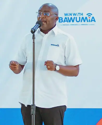 Bawumia pledges to rebuild La Beach economy