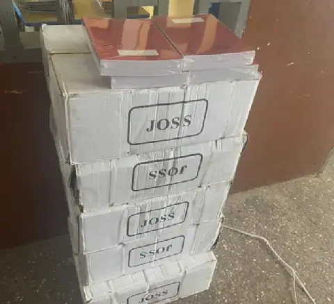 Philanthropist Donates 1,500 Exercise Books to Street Academy in Accra