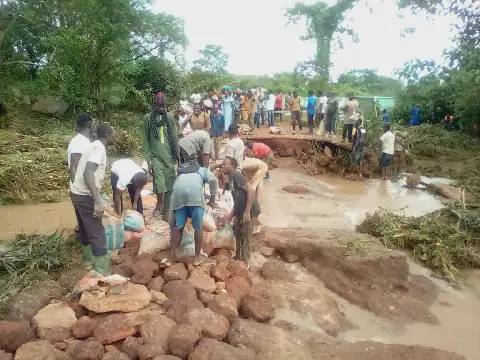 Heavy Rains Destroy Bridge Connecting Nikolo to Katiola in Côte d'Ivoire