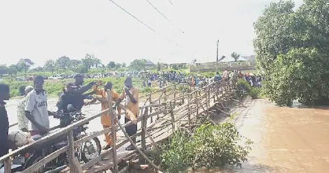 Motorists Stranded as Colonial-Era Kwara-Oyo Link Bridge Collapses
