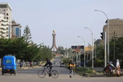 Ethiopian forces near Tigray capital, fears grow of wider conflict