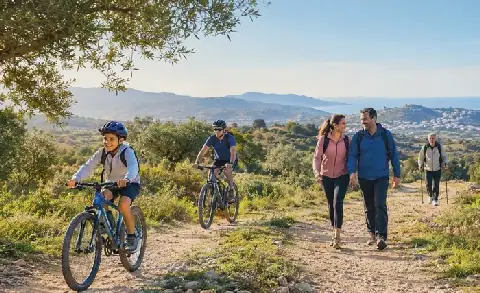 Tunisians Embrace Outdoor Activities as Autumn Arrives