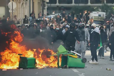 French Authorities Arrest Over 1700 Amid Student Protests