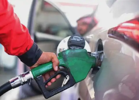 Egypt's Fuel Prices Remain Unchanged Despite Global Oil Surge