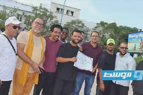 بـ«ظلام».. فرقة المسرح الجديد تمثل ليبيا في مهرجان مسرح الشارع ببنزرت (صور)