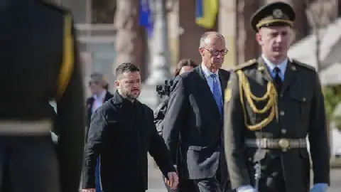 «Les meurtriers reviennent sur les lieux du crime» : Zakharova fustige la venue de Friedrich Merz à Kiev