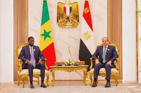 Le Président Sénégalais Bassirou Diomaye Faye en Visite Stratégique en Égypte