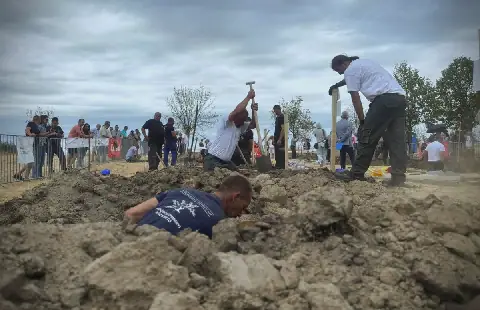 38 competitors participate in grave-digging contest in Hungary