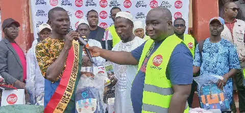 BnB Supports Schoolchildren in Guinea's Komoyah with Educational Supplies