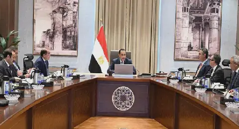 رئيس الوزراء: توفير السلع الاستراتيجية والأساسية وتأمين احتياطيات آمنة منها أولوية للحكومة