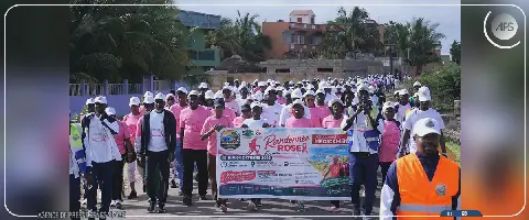 Des pharmaciens sénégalais soutiennent la campagne de prévention des cancers du sein et de l'utérus