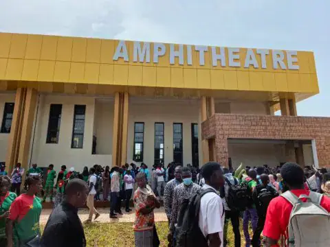 Burkina/Enseignement supérieur : Le Premier ministre inaugure un amphithéâtre de 500 places au profit de l'IBAM
