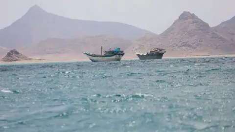 Yemeni Government Forces Launch Attack on Houthi Positions Near Bab al-Mandab
