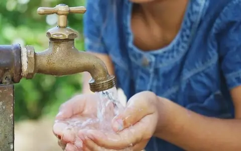 Tunisia's 2027 Budget Plan Focuses on Water Conservation and Social Welfare