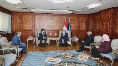 Egyptian Suez Canal Authority Head Emphasizes Cooperation for Smooth Maritime Traffic
