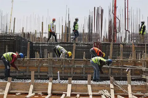 Egypt's Non-Oil Private Sector Contracts Slightly in January