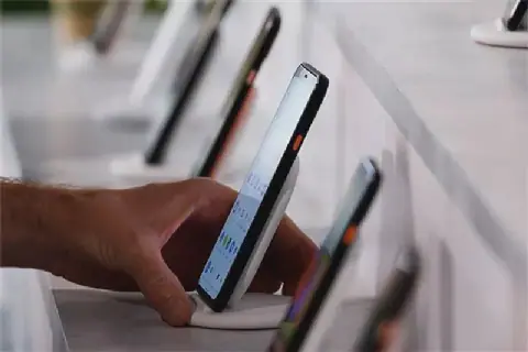 Sales of Locally Made Mobile Phones in Egypt Drop by 20% in 2026
