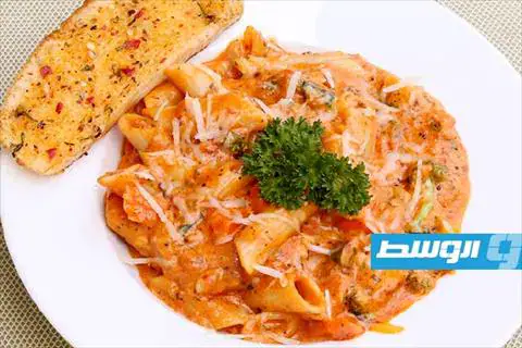 معكرونة بينك صوص.. وصفة كريمية سهلة وسريعة في المنزل