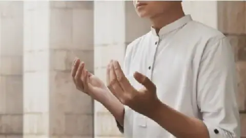 Egyptian Parents Seek Morning Prayers to Boost Children's Memory and Focus for New School Year