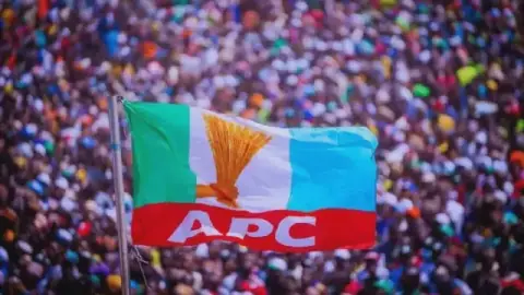 Thousands Defect to APC in Jigawa State
