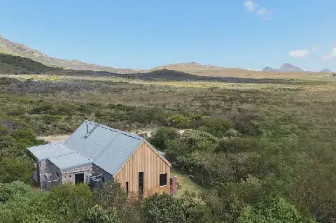 Roete na Bettysbaai is portaal na anderkant