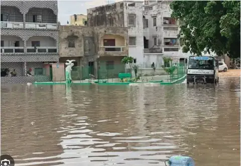 Dakar Hit by Torrential Rains, Leaving Destruction and Loss of Life