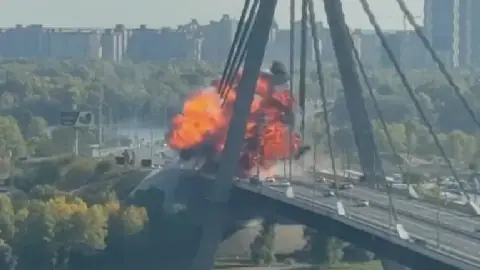 Rússia/Ucrânia: Moscovo aumenta pressão sobre Kiev com ataques intensos