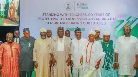 Kwara rewards teachers, schools with N119.5m, plans Dangote Refinery shares for female educators