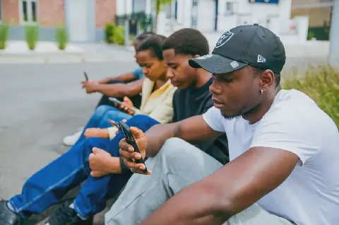 Wi-Fi zones in Guinea: Understanding the Risks and Taking Precautions