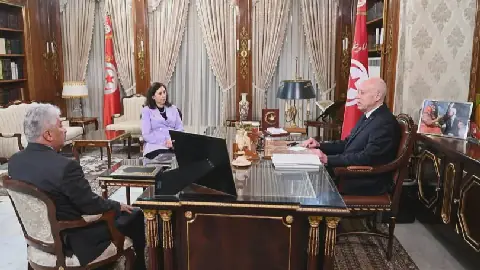 Tunisian President Monitors Implementation of Law for University Graduates