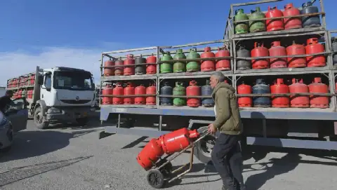 Tunisian Authorities Review Gas Cylinder Distribution in Kef Governorate