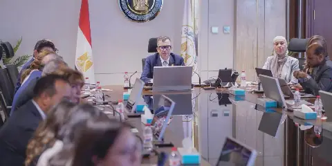 Egyptian Minister Reviews Economic Developments and National Economic Transformation Program with Financial Institutions