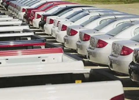 Egyptian Car Dealerships Face Crisis Over Relocation Outside Residential Areas