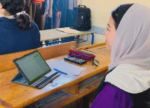 Egypt's Ministry of Education to Distribute Tablets to Eligible High School Students