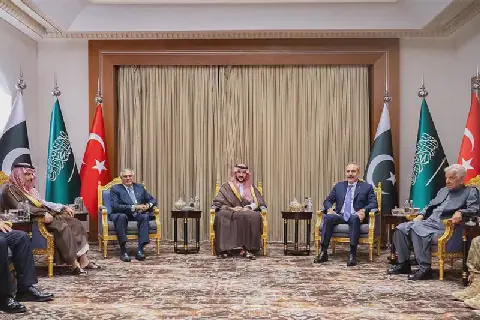 Turkey, Pakistan to Deploy Forces to Saudi Arabia Amid Houthi Attacks