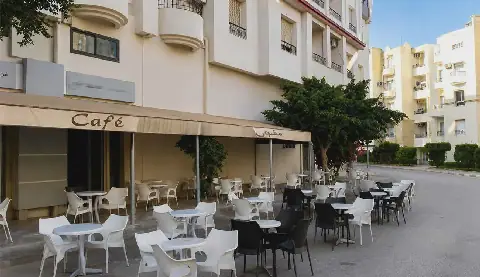 Tunisian Interior Ministry Cracks Down on Minors in Cafes and Bars