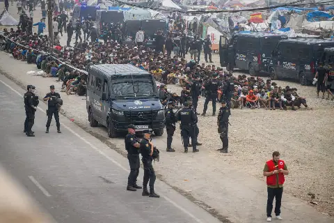 Espagne : démantèlement d'un camp de migrants à Ceuta avant la visite du couple royal